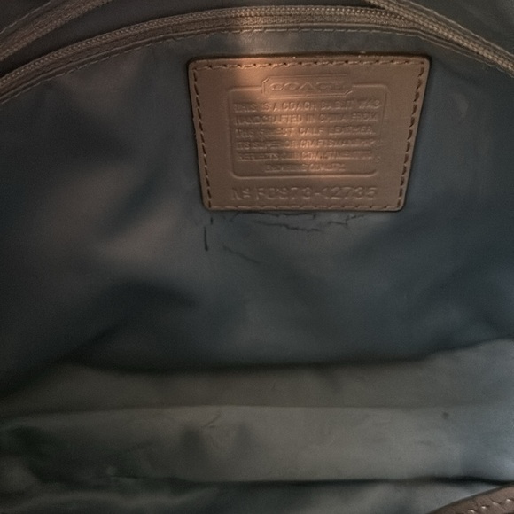 Coach patent purse - Picture 3 of 9